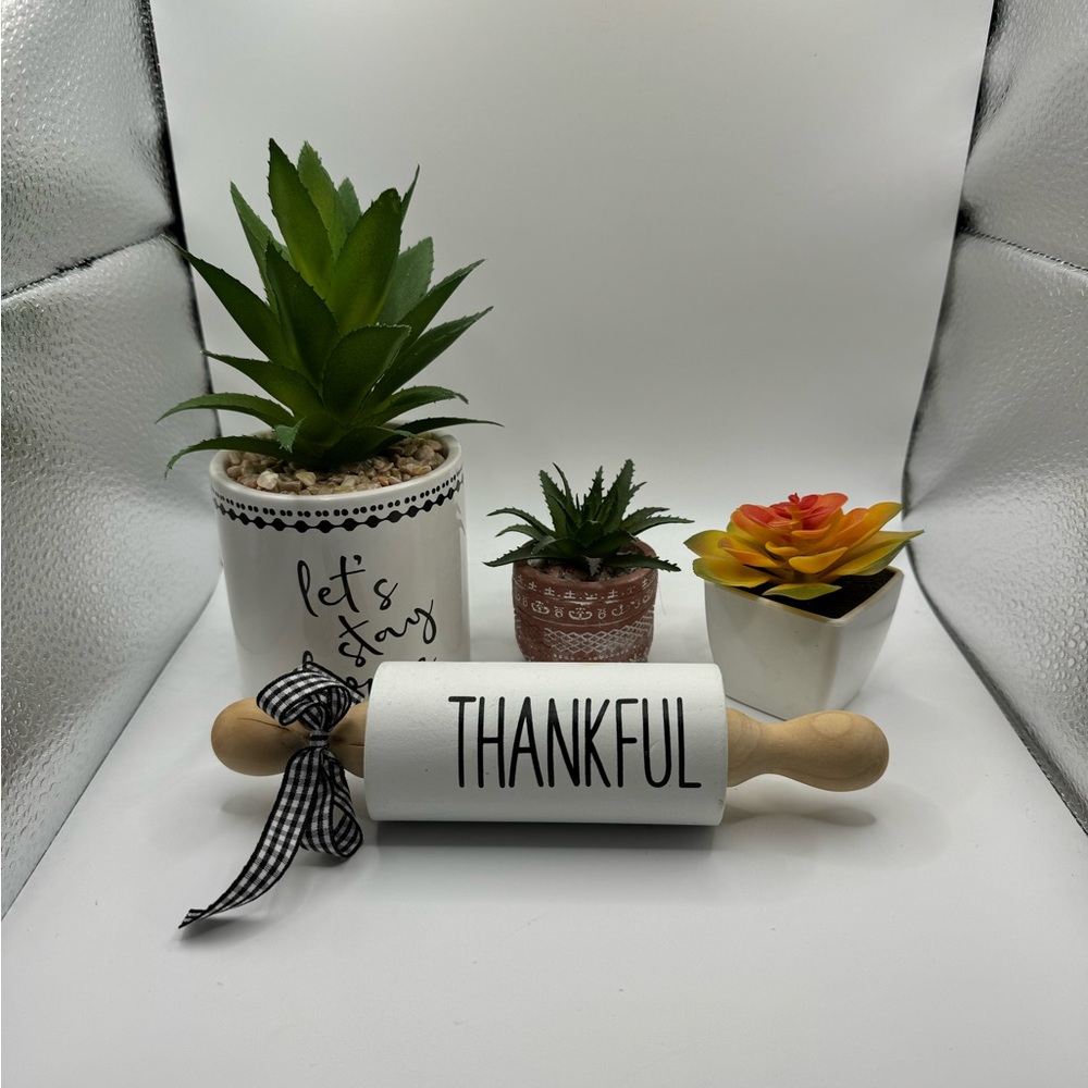 Lot of 4 Home‎ Decor Items